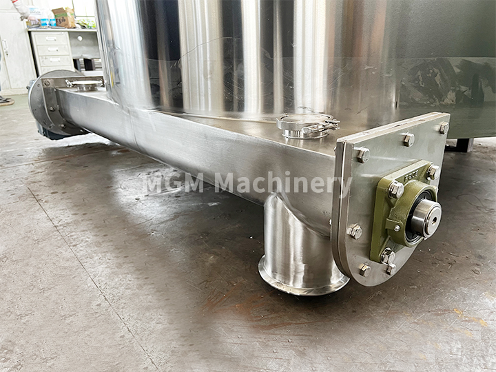 Storage & Distributing Tank